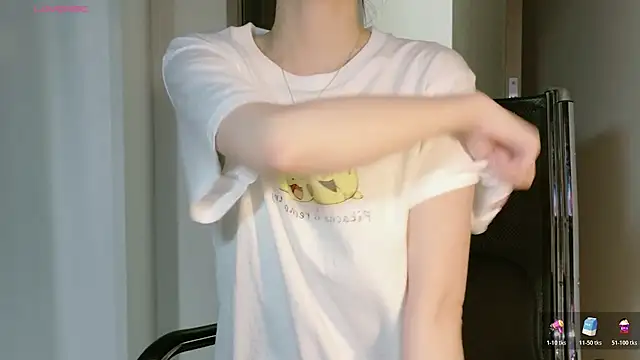 Snapshot of Ryeon_99 chatting on 9, 4, 2026 Ryeon 99 online show from 9, 4, 2026