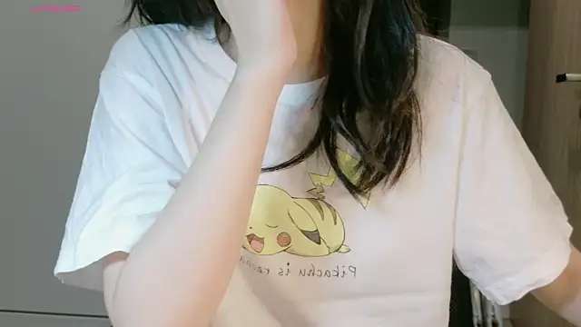 Snapshot of Ryeon_99 chatting on 14, 4, 2026 Ryeon 99 online show from 14, 4, 2026