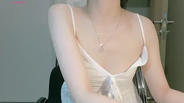 Snapshot of Ryeon_99 chatting on 15, 4, 2026 Ryeon 99 online show from 15, 4, 2026