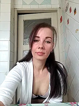 Snapshot of Adeline3302 chatting on 17, 4, 2026 Adeline3302 online show from 17, 4, 2026