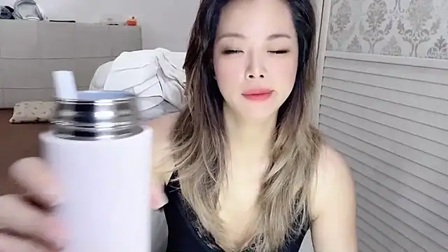 Holiland online show from 14, 10, 2025