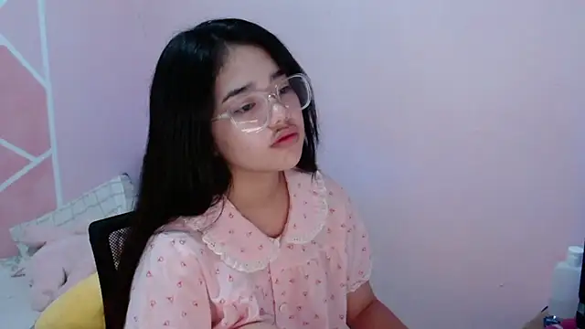 Snapshot of aaliyah_walker chatting on 17, 11, 2025 aaliyah walker online show from 17, 11, 2025