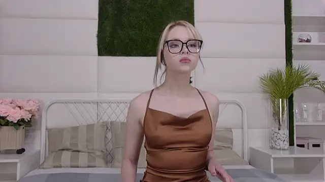 MollyHuntt online show from 13, 9, 2025