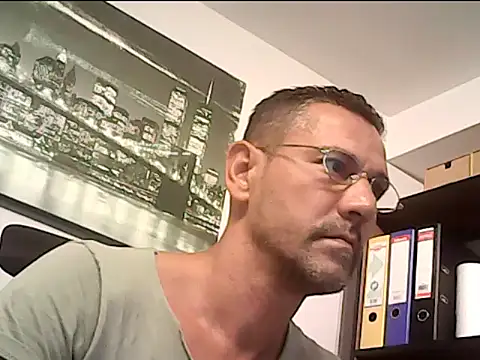 Snapshot of mastercharisma35 chatting on 16, 9, 2025 mastercharisma35 online show from 16, 9, 2025