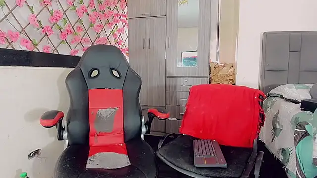 Snapshot of thiara_veky chatting on 6, 3, 2026 thiara veky online show from 6, 3, 2026