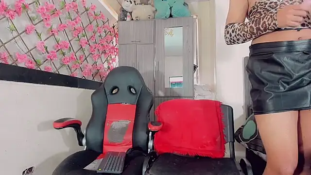 Snapshot of thiara_veky chatting on 19, 3, 2026 thiara veky online show from 19, 3, 2026