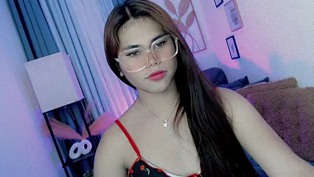 Snapshot of PrettyBlythes_TS chatting on 12, 4, 2026 PrettyBlythes TS online show from 12, 4, 2026