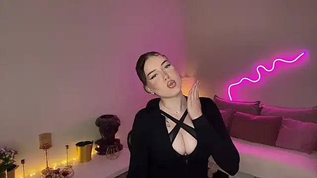 Snapshot of mistress_of_hearts chatting on 27, 6, 2026 mistress of hearts online show from 27, 6, 2026