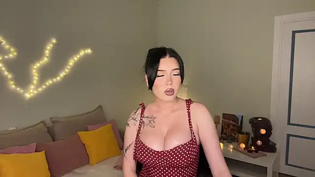Snapshot of mistress_of_hearts chatting on 20, 7, 2026 mistress of hearts online show from 20, 7, 2026