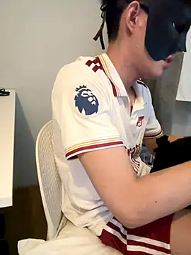 boyhigh1997 online show from 7, 11, 2025