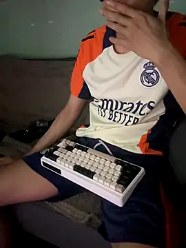 boyhigh1997 online show from 14, 11, 2025