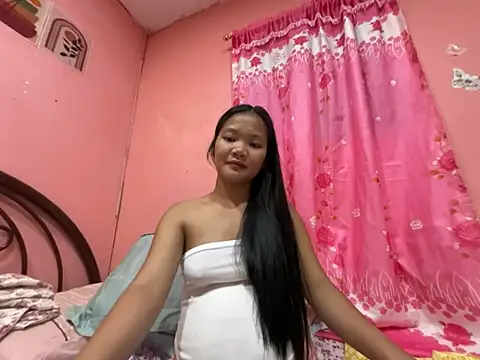 Snapshot of princess_janine chatting on 1, 2, 2026 princess janine online show from 1, 2, 2026