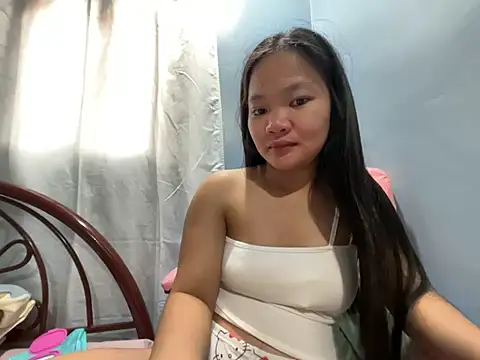 Snapshot of princess_janine chatting on 8, 3, 2026 princess janine online show from 8, 3, 2026