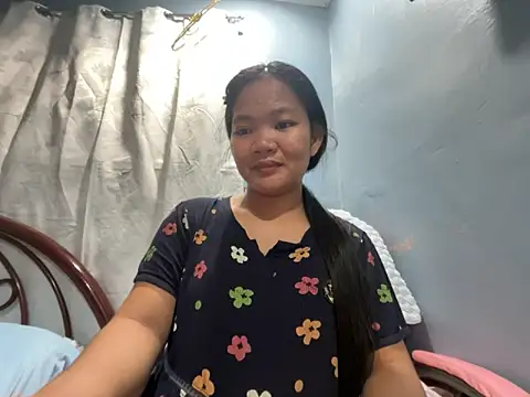 Snapshot of princess_janine chatting on 15, 4, 2026 princess janine online show from 15, 4, 2026