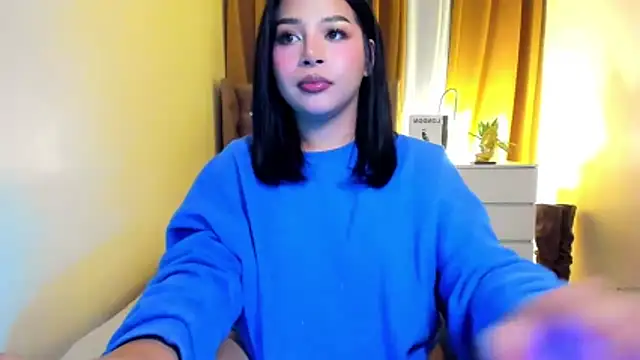 LauraLoove online show from 3, 12, 2025