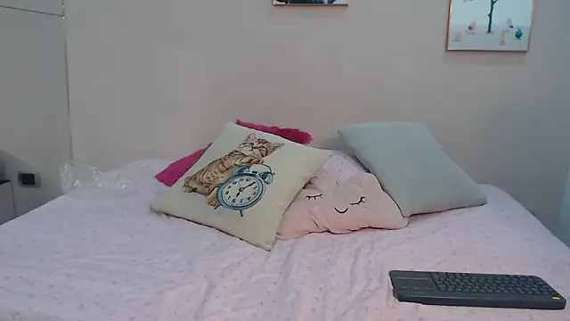 zooombee online show from 31, 10, 2025