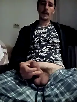 Snapshot of hugecock4u1990 chatting on 13, 4, 2026 hugecock4u1990 online show from 13, 4, 2026