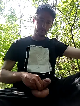 Snapshot of hugecock4u1990 chatting on 17, 4, 2026 hugecock4u1990 online show from 17, 4, 2026