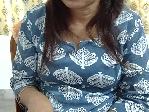 Snapshot of CHAMELI4747 chatting on 6, 6, 2026 CHAMELI4747 online show from 6, 6, 2026