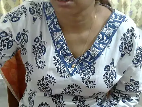 Snapshot of CHAMELI4747 chatting on 7, 7, 2026 CHAMELI4747 online show from 7, 7, 2026