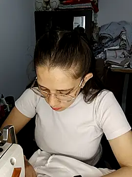 Isabella5 Brown  online show from 2, 12, 2025