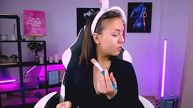 Snapshot of CindySparkl chatting on 5, 11, 2025 CindySparkl online show from 5, 11, 2025