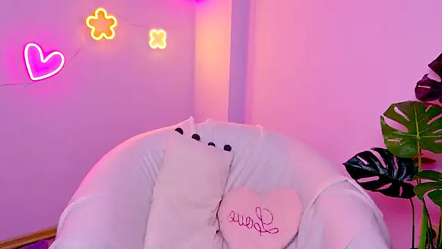 Snapshot of CindySparkl chatting on 5, 12, 2025 CindySparkl online show from 5, 12, 2025