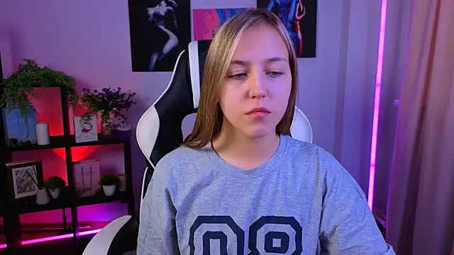 Snapshot of CindySparkl chatting on 5, 4, 2026 CindySparkl online show from 5, 4, 2026