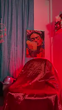 Snapshot of Megan-picozi chatting on 11, 10, 2025 Megan-picozi online show from 11, 10, 2025