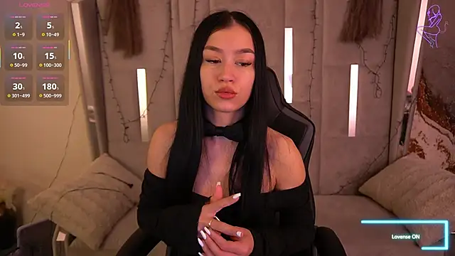 Snapshot of FataleNellie chatting on 10, 4, 2026 FataleNellie online show from 10, 4, 2026