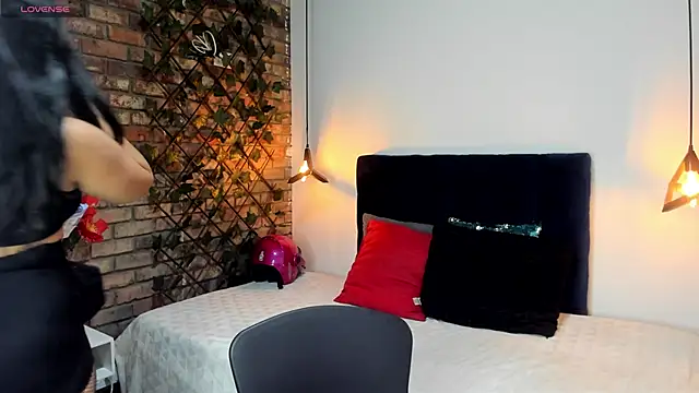 Lia Blake  online show from 18, 2, 2026