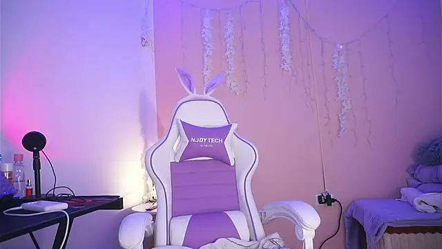 Violet moon24 online show from 21, 11, 2025