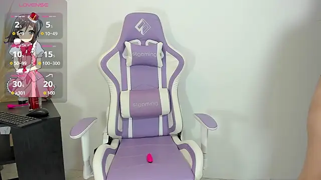 miaravel  online show from 9, 10, 2025