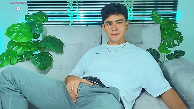 CamiiGuzmanX online show from 8, 4, 2026