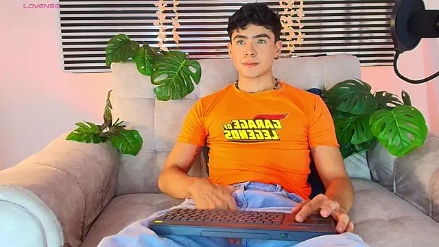 CamiiGuzmanX online show from 5, 6, 2026