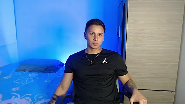 Snapshot of valentinosex1 chatting on 5, 1, 2026 valentinosex1 online show from 5, 1, 2026