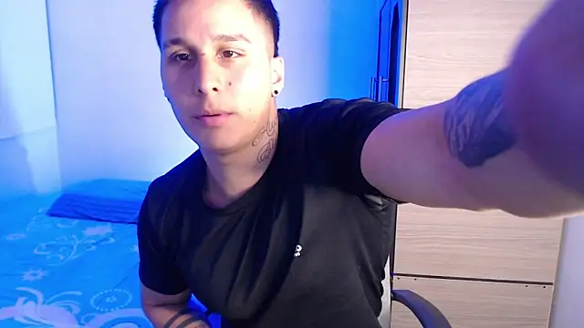 Snapshot of valentinosex1 chatting on 6, 1, 2026 valentinosex1 online show from 6, 1, 2026