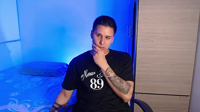 Snapshot of valentinosex1 chatting on 10, 1, 2026 valentinosex1 online show from 10, 1, 2026