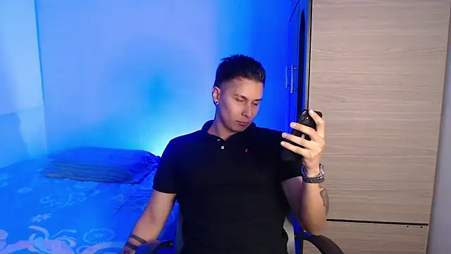 Snapshot of valentinosex1 chatting on 15, 1, 2026 valentinosex1 online show from 15, 1, 2026