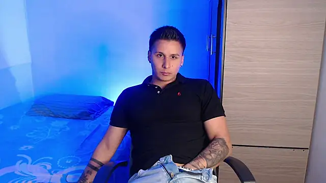 Snapshot of valentinosex1 chatting on 17, 1, 2026 valentinosex1 online show from 17, 1, 2026