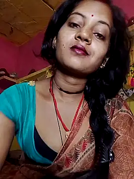 Snapshot of Hot_bbbb chatting on 8, 4, 2026 Hot bbbb online show from 8, 4, 2026