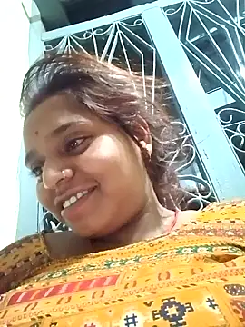 Snapshot of Hot_crety chatting on 7, 10, 2025 Hot crety online show from 7, 10, 2025