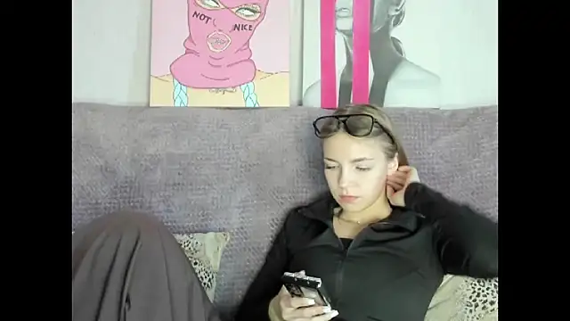 HitGyrl online show from 28, 9, 2025