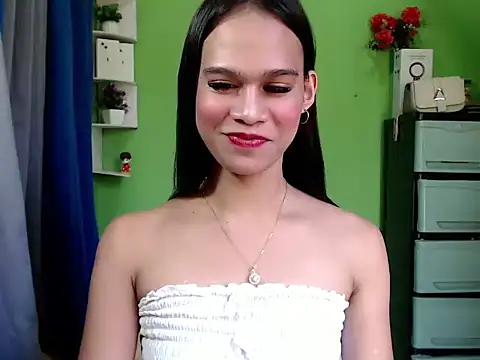 Snapshot of urseductivebarbie_xx chatting on 18, 3, 2026 urseductivebarbie xx online show from 18, 3, 2026