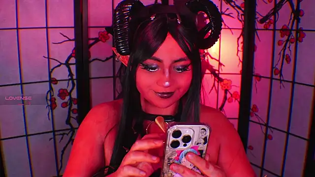 Snapshot of Vanelope_sweet_ chatting on 5, 4, 2026 Vanelope sweet online show from 5, 4, 2026