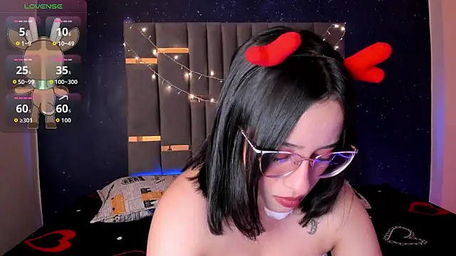 SweetAnya01 online show from 14, 12, 2025