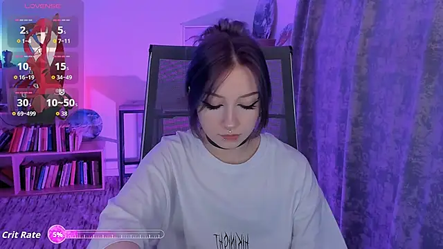 Snapshot of LiliLuna chatting on 10, 10, 2025 LiliLuna online show from 10, 10, 2025