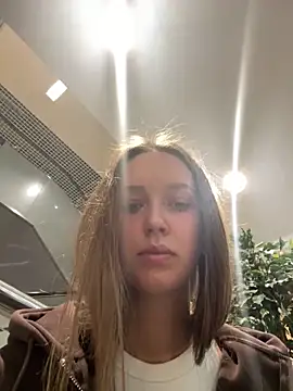 Snapshot of ElliRose chatting on 28, 10, 2025 ElliRose online show from 28, 10, 2025