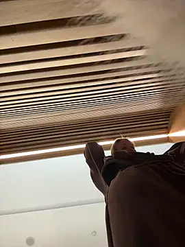 Snapshot of ElliRose chatting on 12, 11, 2025 ElliRose online show from 12, 11, 2025