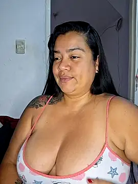 Snapshot of NARNYALABELLA chatting on 4, 5, 2026 NARNYALABELLA online show from 4, 5, 2026